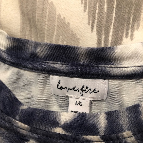 NWOT Love Fire-blue and white faux wrap dress size Large - Picture 6 of 6